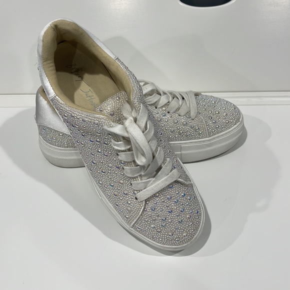 Gorgeous Betsey Johnson Crystal Embellished Sneaker - Size 7.5M - Ivory - Picture 1 of 6